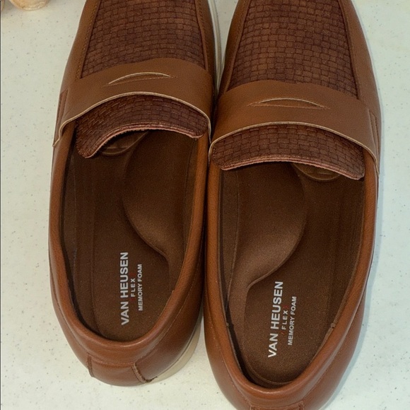 Van Heusen Men's Tan Woven Loafer’s size 10.5 - Picture 6 of 10